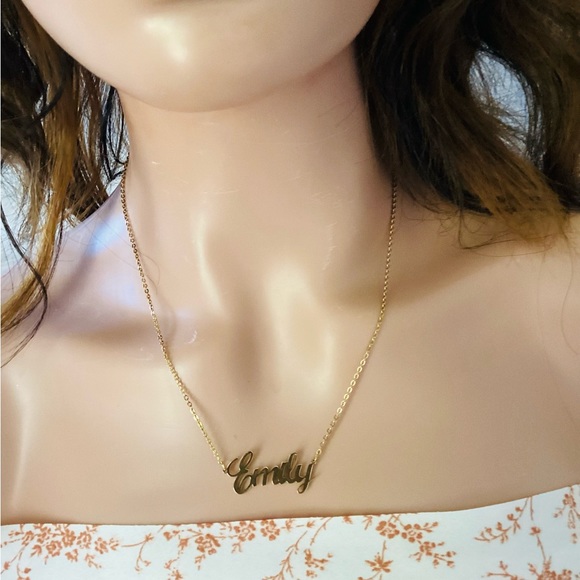 ❤️❤️ Lovely gold color nameplate necklace customize name Emily - Picture 4 of 6